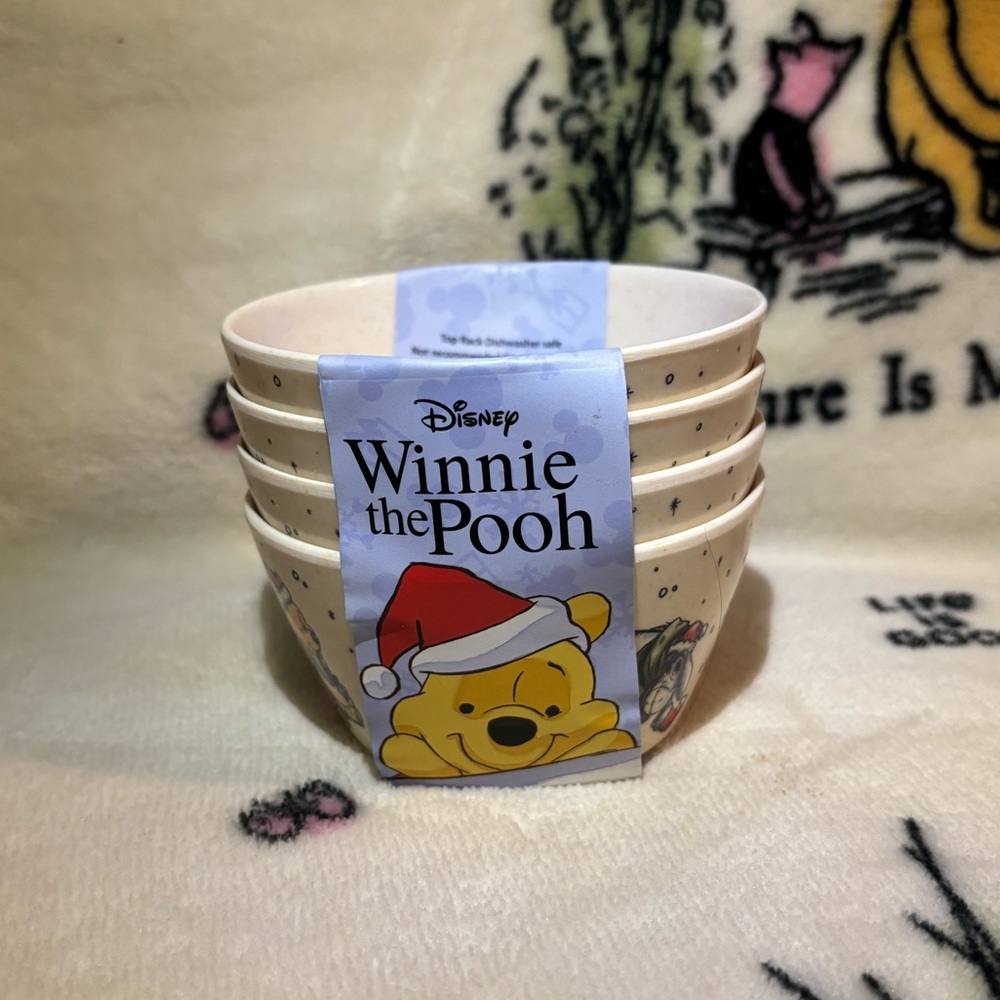 Disney Winnie the Pooh Holiday Eco-Friendly Bamboo Mini Bowls set of 4 NWT ❄️💛